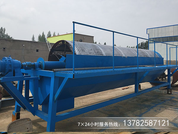 圓筒篩分機根據外形叫滾筒篩物料運行叫回旋篩