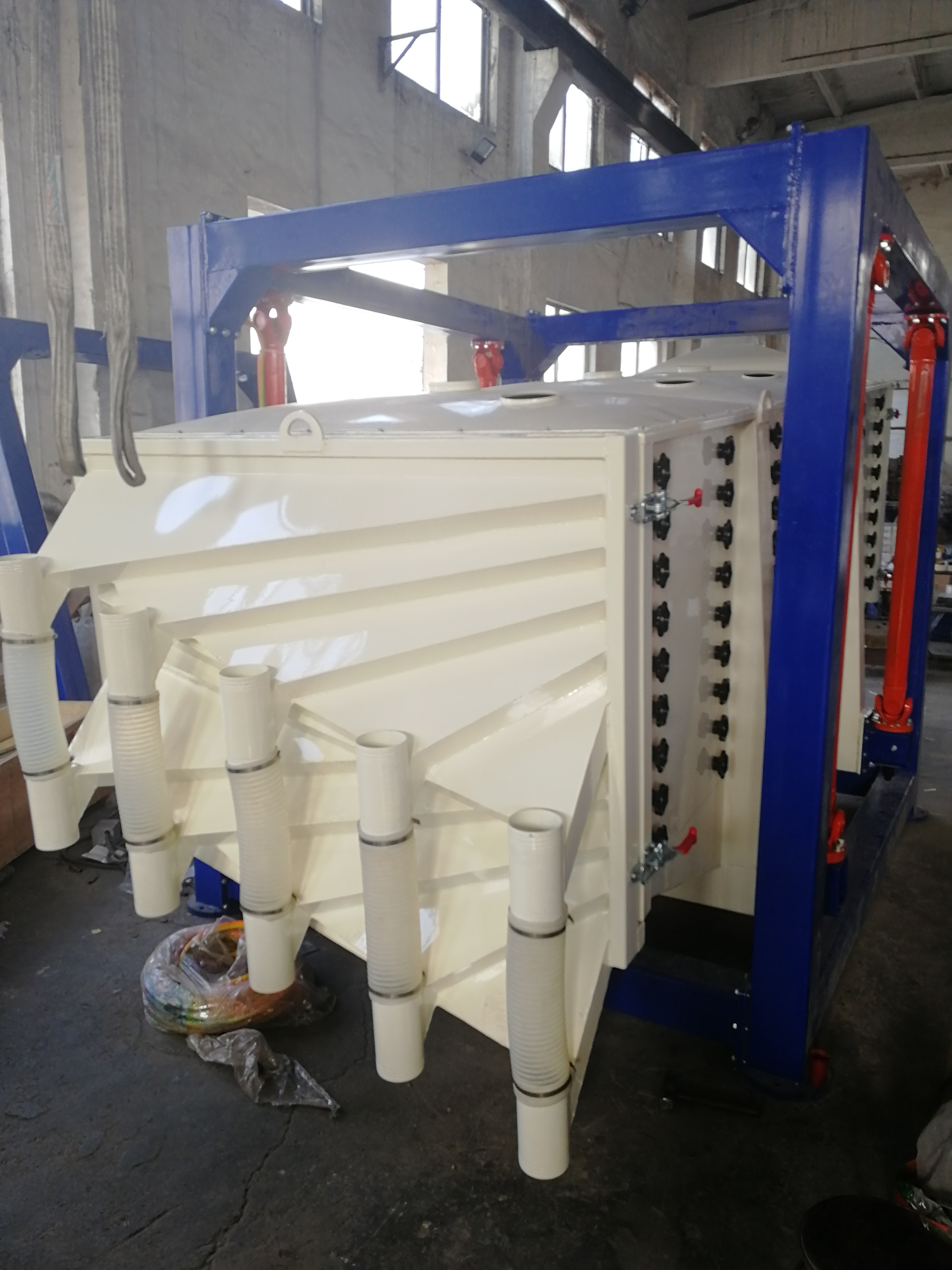 方形箱式搖擺篩結構圖 (平麵搖擺篩與方形搖擺篩)