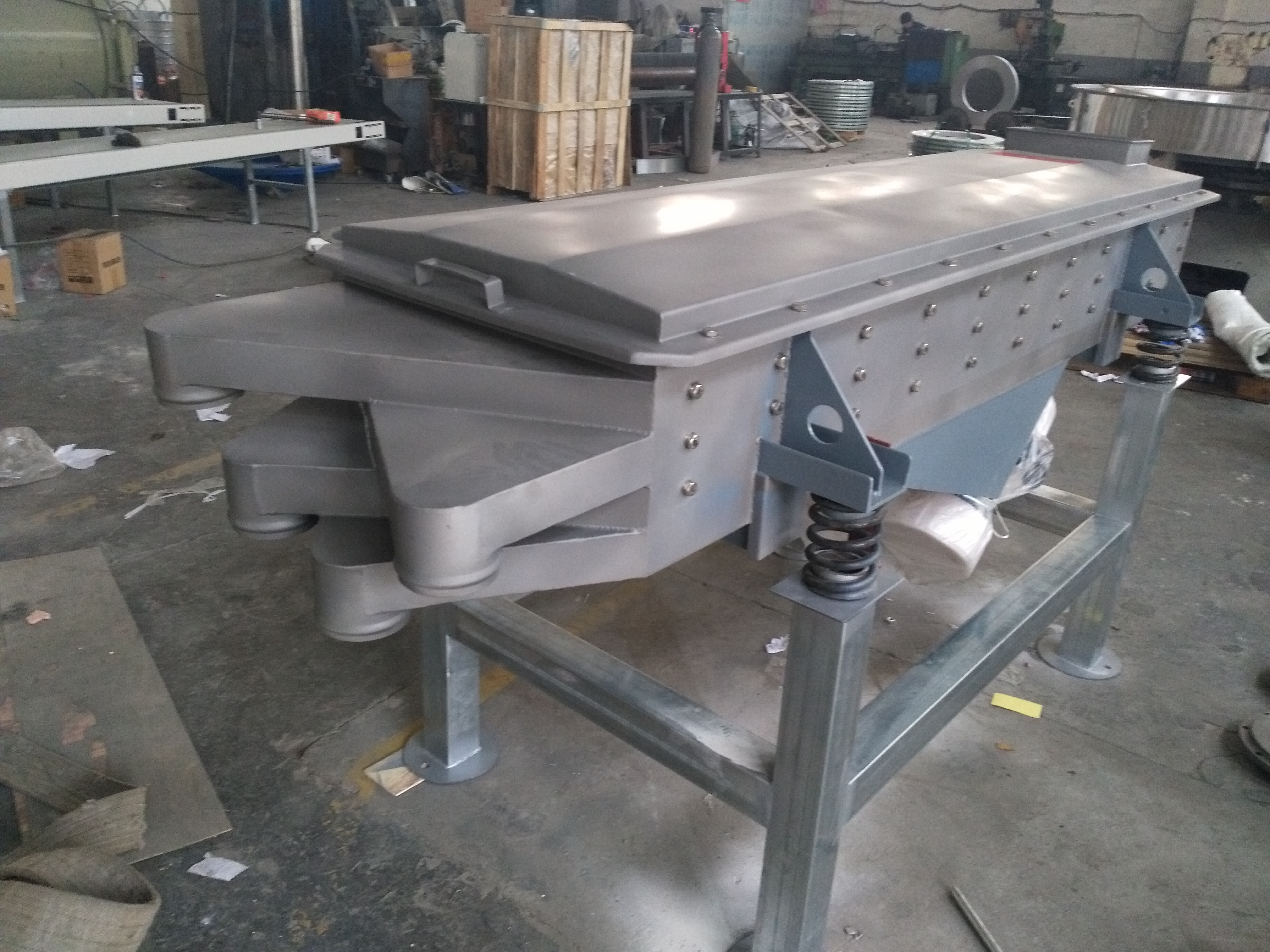 直線振動篩廠家教你怎樣避免設備篩網的損壞(直線震動篩廠家)