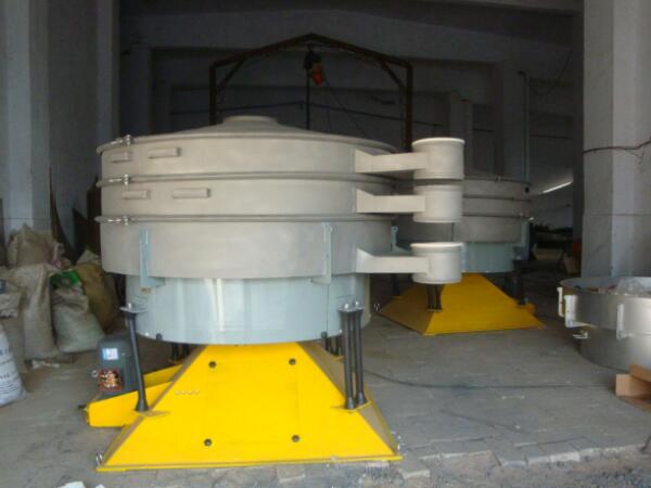 大型搖擺篩偏航振動為何會引起裂紋？